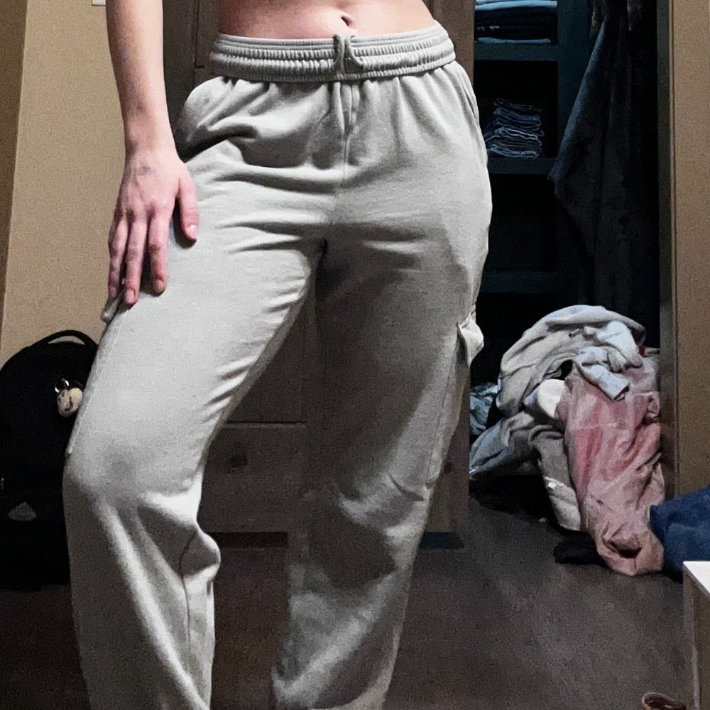 sweatpants - Picture 2 of 4